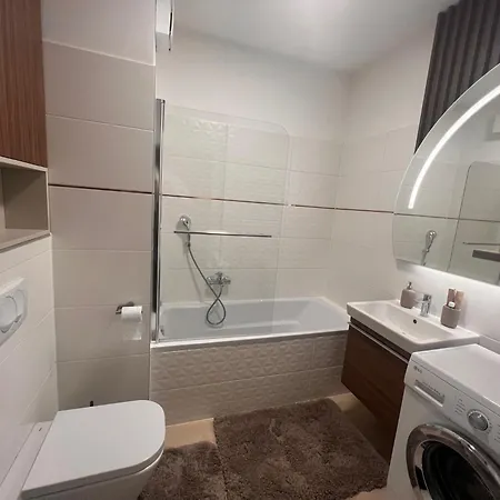 Karzo Property Lk 202 *